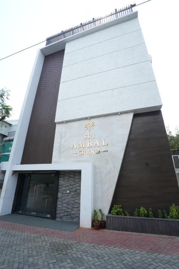 ホテル Sri Ambal Grand Virudunagar エクステリア 写真